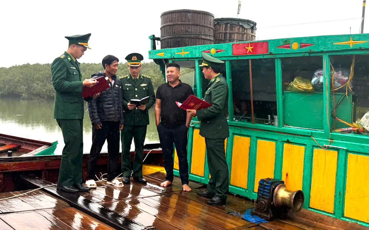 Ngư dân Hà Tĩnh sắp xếp chuyến đi biển để kịp tham gia ngày hội bầu cử