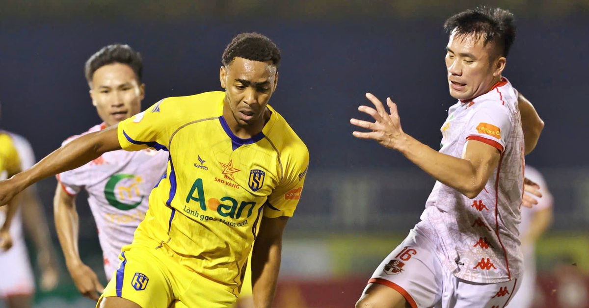 Hậu vệ CLB Hải Phòng 'dâng' bàn thắng cho Sông Lam Nghệ An