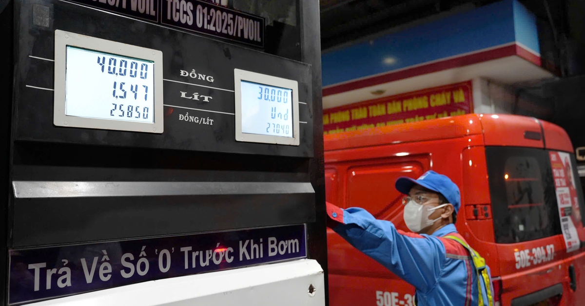 Dùng chính sách tài khóa để ổn định giá xăng dầu