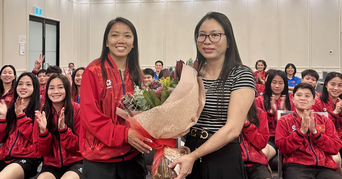 Tuyển nữ Việt Nam được khích lệ trong ngày 8-3