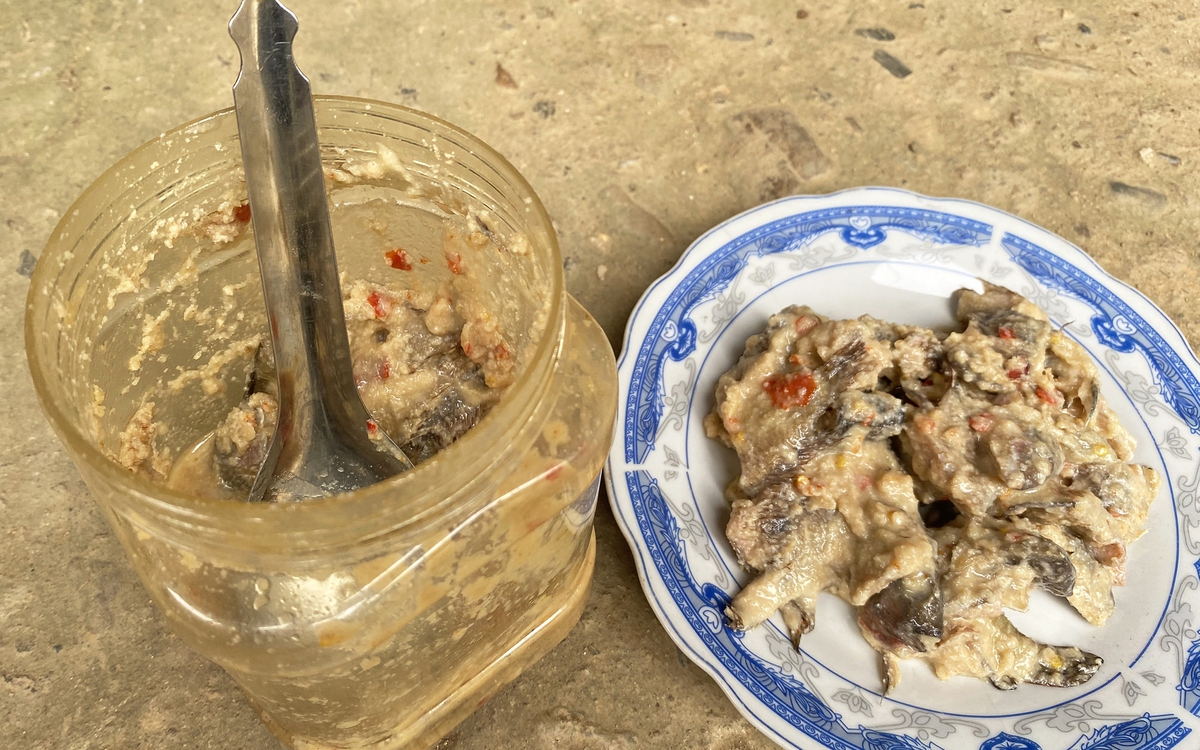 Gia đình ăn cá ủ chua, 3 trẻ nghi ngộ độc botulinum