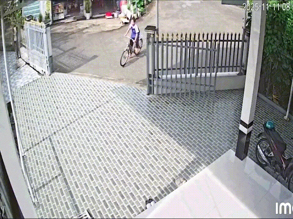 Vụ gia chủ mở cổng suốt 5 năm đón ‘khách lạ’: chính quyền nói sẽ xây cầu mới