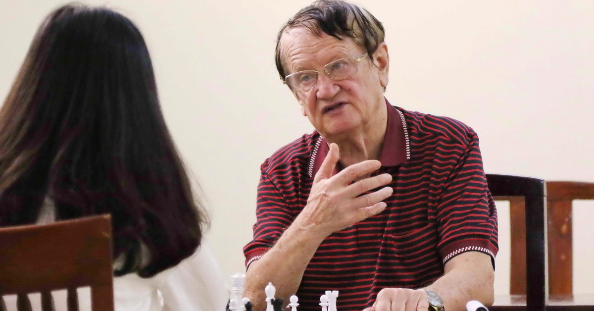 Chuyên gia cờ quốc tế: Các thiên tài cờ Việt Nam chơi bằng tư duy chứ không phải 'thuộc máy tính'