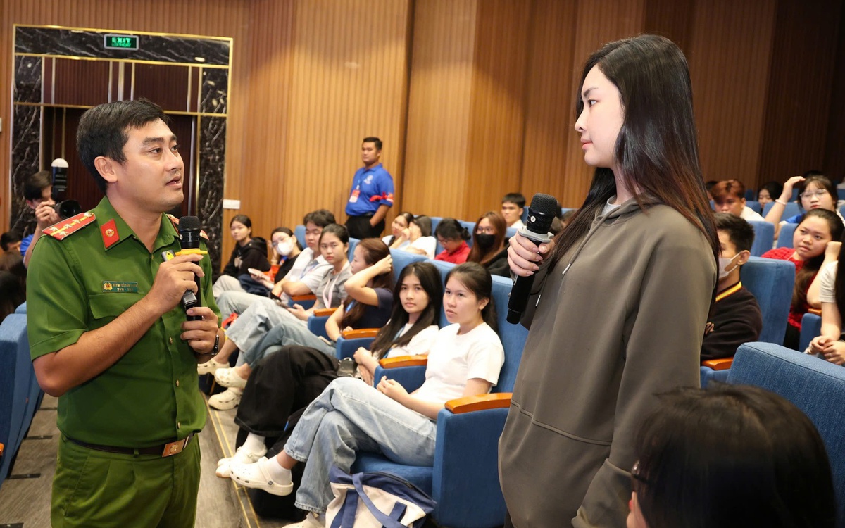 Lừa đảo trực tuyến: Giới trẻ dễ sa bẫy, bị tội phạm lợi dụng vì 'tâm lý mong manh'