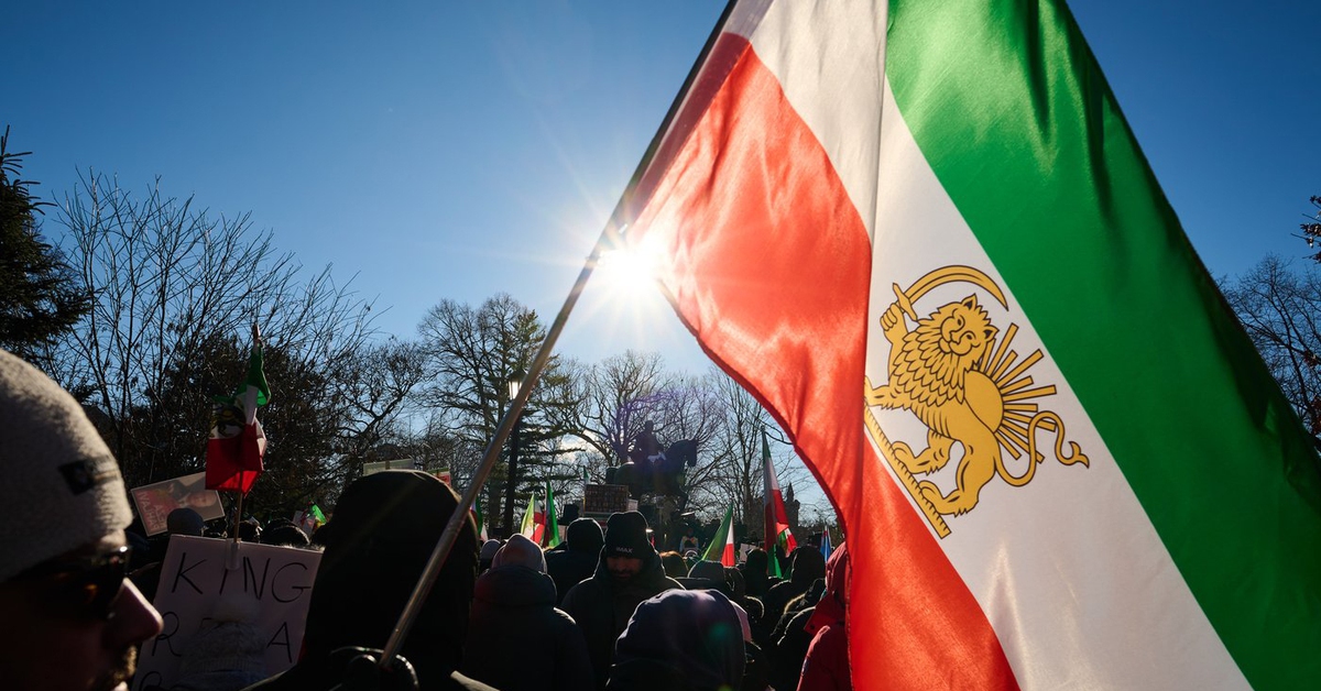 Lịch sử thăng trầm của Iran hiện đại - Kỳ cuối: Cuộc chiến quanh lá quốc kỳ