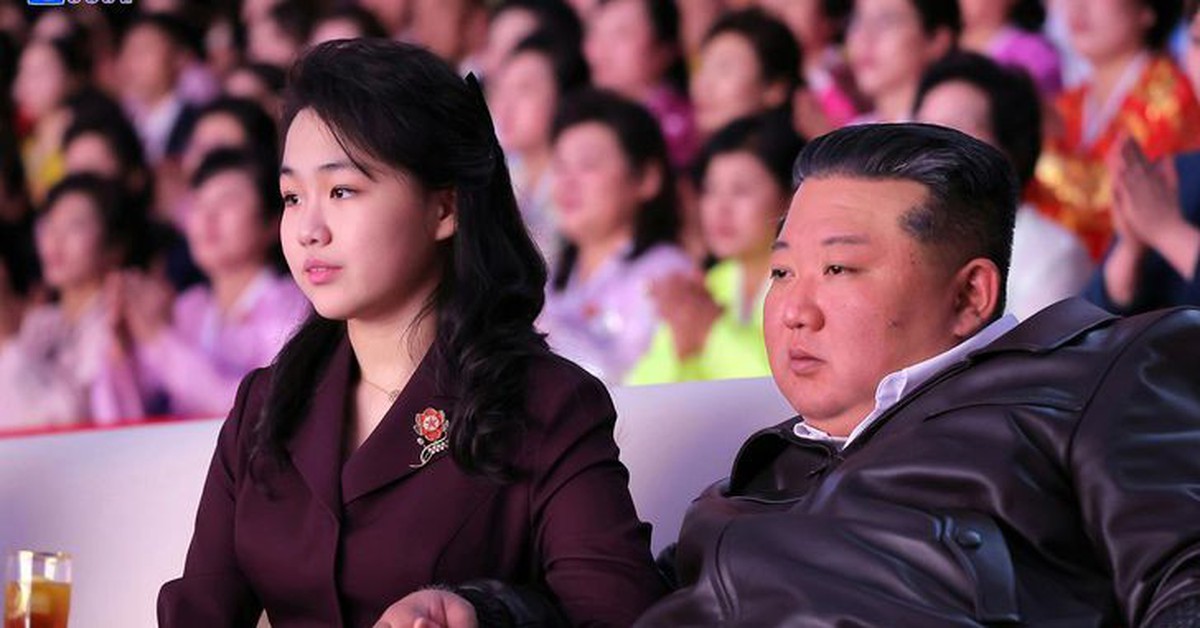 Lãnh đạo Triều Tiên Kim Jong Un dự hòa nhạc kỷ niệm Quốc tế Phụ nữ cùng vợ và con gái