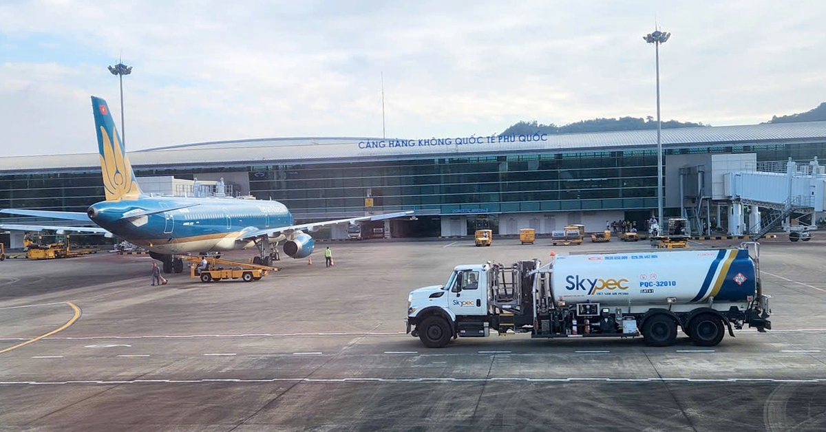 Hàng không Việt Nam họp bàn ứng phó với khủng hoảng nhiên liệu bay