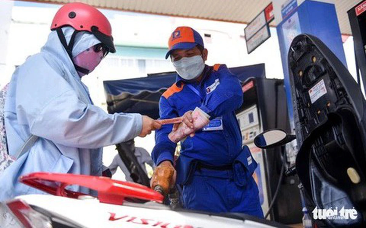 Chính phủ giảm thuế nhập khẩu xăng dầu về 0% đến hết tháng 4-2026