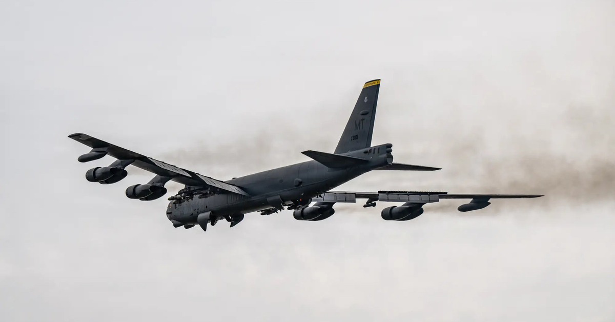 Mỹ lần đầu điều B-52 bay qua Iran, tuyên bố áp đảo không phận