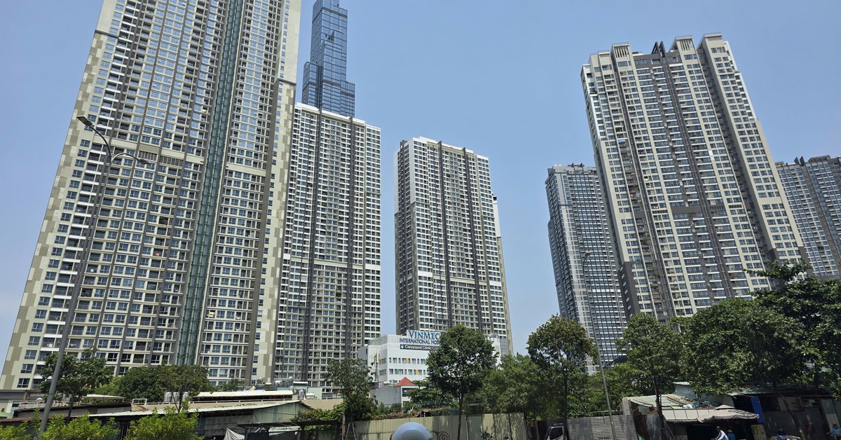 Vì sao giá chung cư TP.HCM duy trì mức cao dù nhà đầu tư bán ra nhiều?