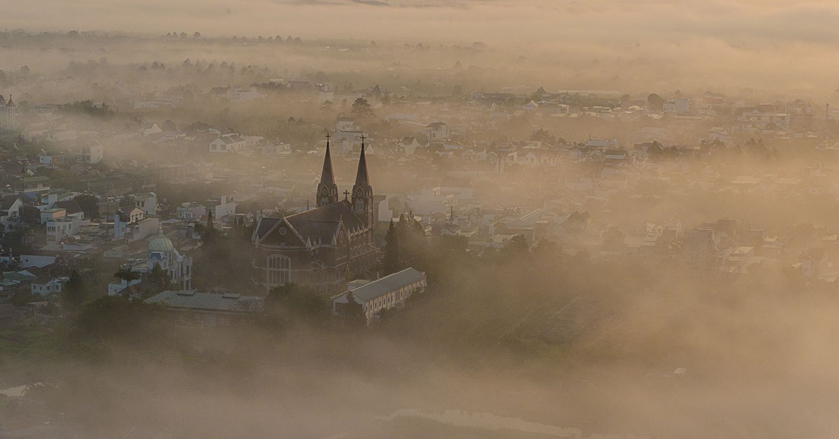 Bảo Lộc: 'Ốc đảo' sương giăng giữa mùa nắng gắt