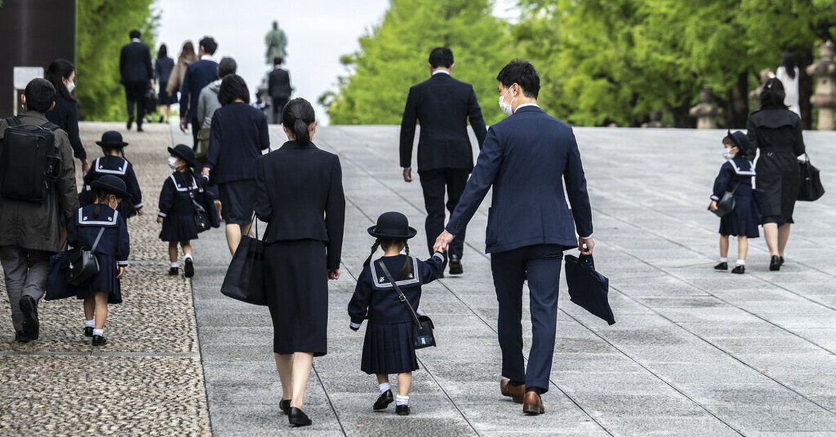 Nhật Bản lần đầu cho phép cha mẹ ly hôn thương lượng quyền nuôi con chung