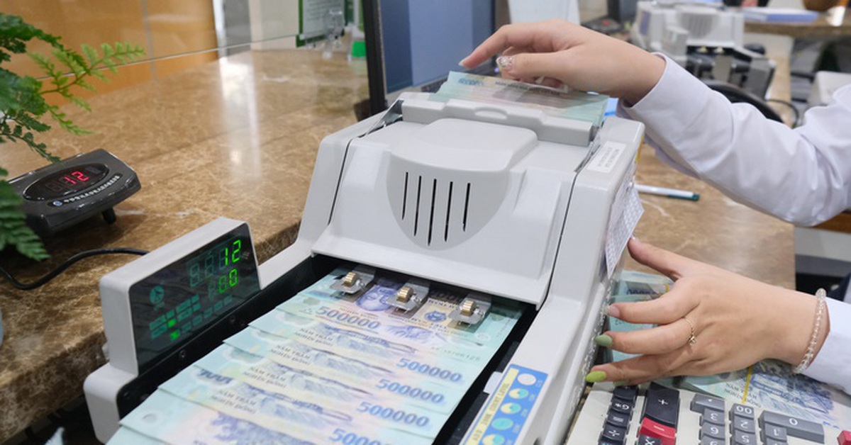 Tin tức sáng 2-4: Lãi suất liên ngân hàng hạ nhiệt; Phát hiện nhà thuốc không phép, thuốc hết hạn