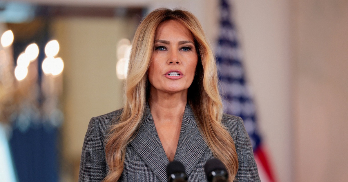 Bà Melania Trump bác bỏ liên hệ với tỉ phú ấu dâm Epstein