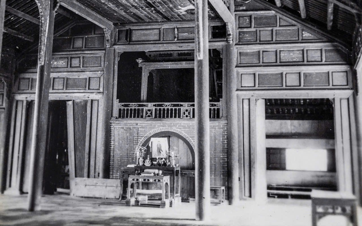 Dùng gỗ ghép bịt cửa di tích nhà hát cung đình độc đáo nhất Việt Nam, tại sao?