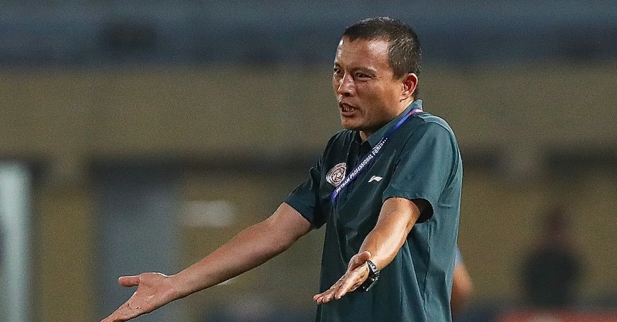 Trợ lý HLV Popov chê trọng tài FIFA xử sự không đúng đắn