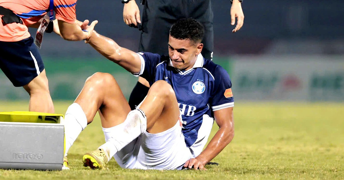 Trung vệ nhập tịch Đỗ Phi Long sai lầm, CLB Đà Nẵng trả giá đắt