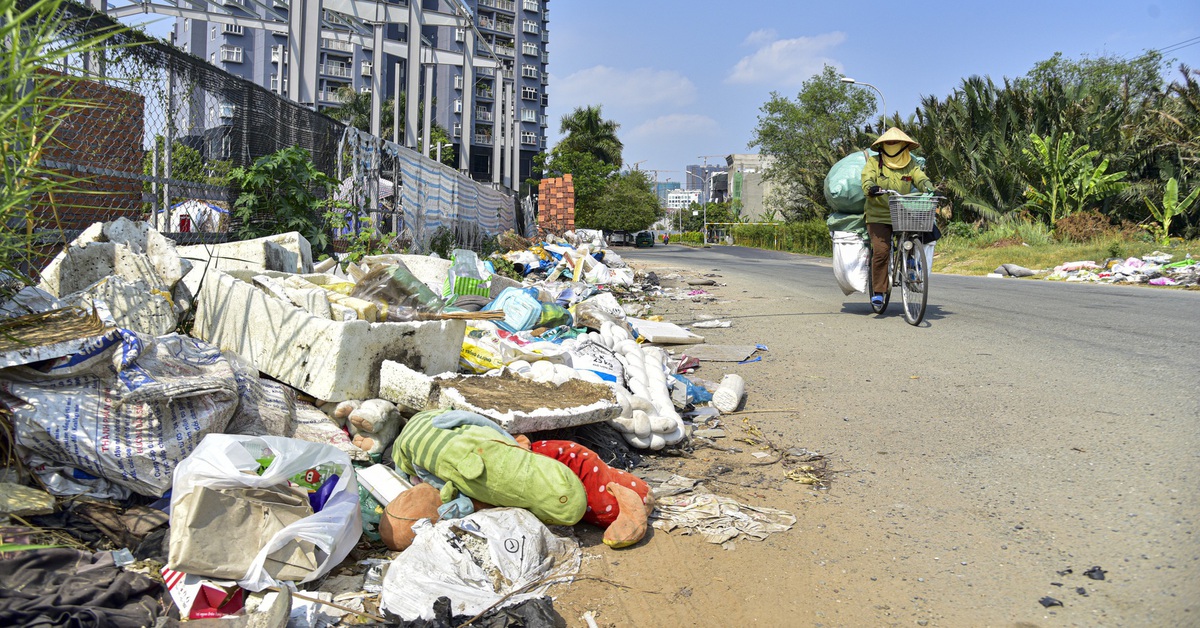 Bình Trưng: Rác thải tràn lan khu đô thị tỉ đô hơn 20 năm chưa bàn giao