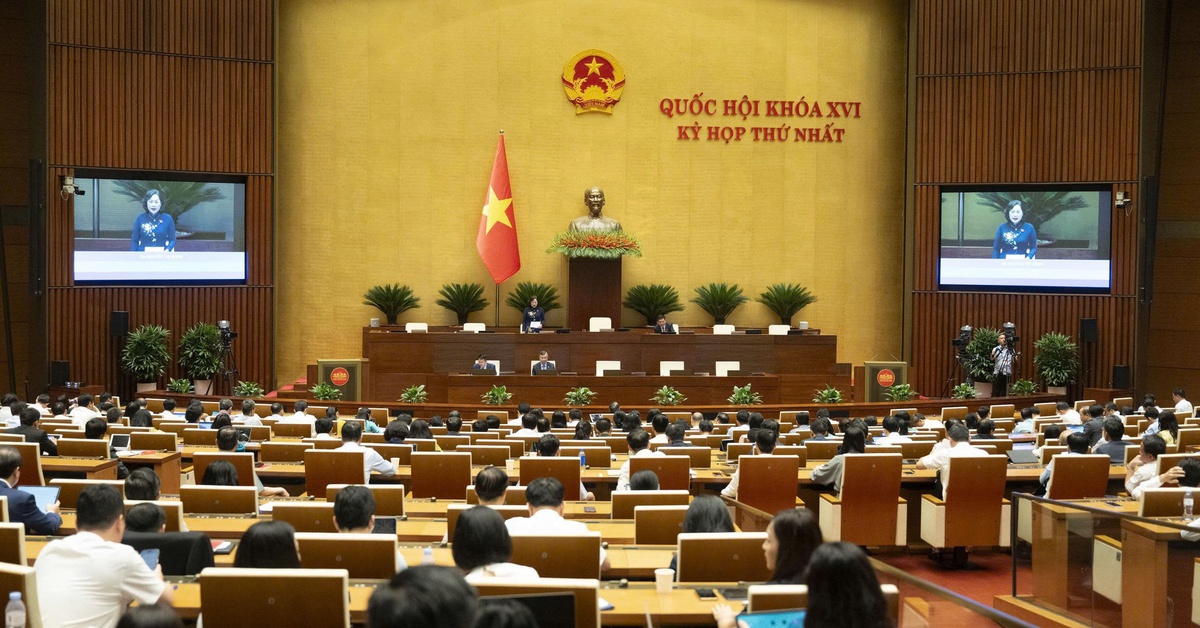 Tin tức sáng 12-4: Hôm nay Quốc hội xem xét thông qua nghị quyết giảm thuế với xăng dầu tới 30-6