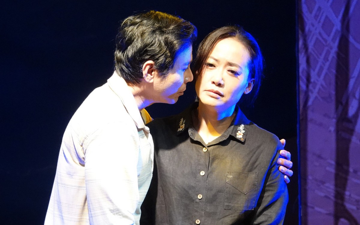 Hồng Ánh, Trí Quang thích thú diễn phục vụ học sinh với Hẹn nhau ở cuối con đường