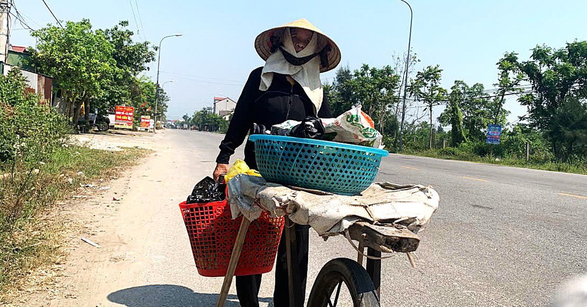 Mưu sinh giữa nóng thiêu đốt ở 'chảo lửa' 40 độ C