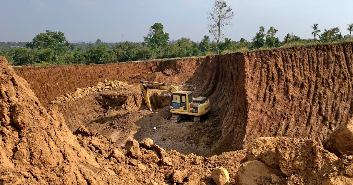 Công an tỉnh Đắk Lắk điều tra vụ múc đất nông nghiệp đem bán