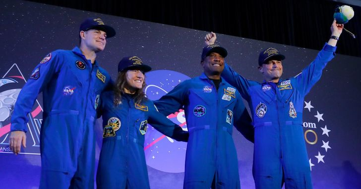 Những chia sẻ đầu tiên của phi hành đoàn Artemis II sau khi trở về Trái đất