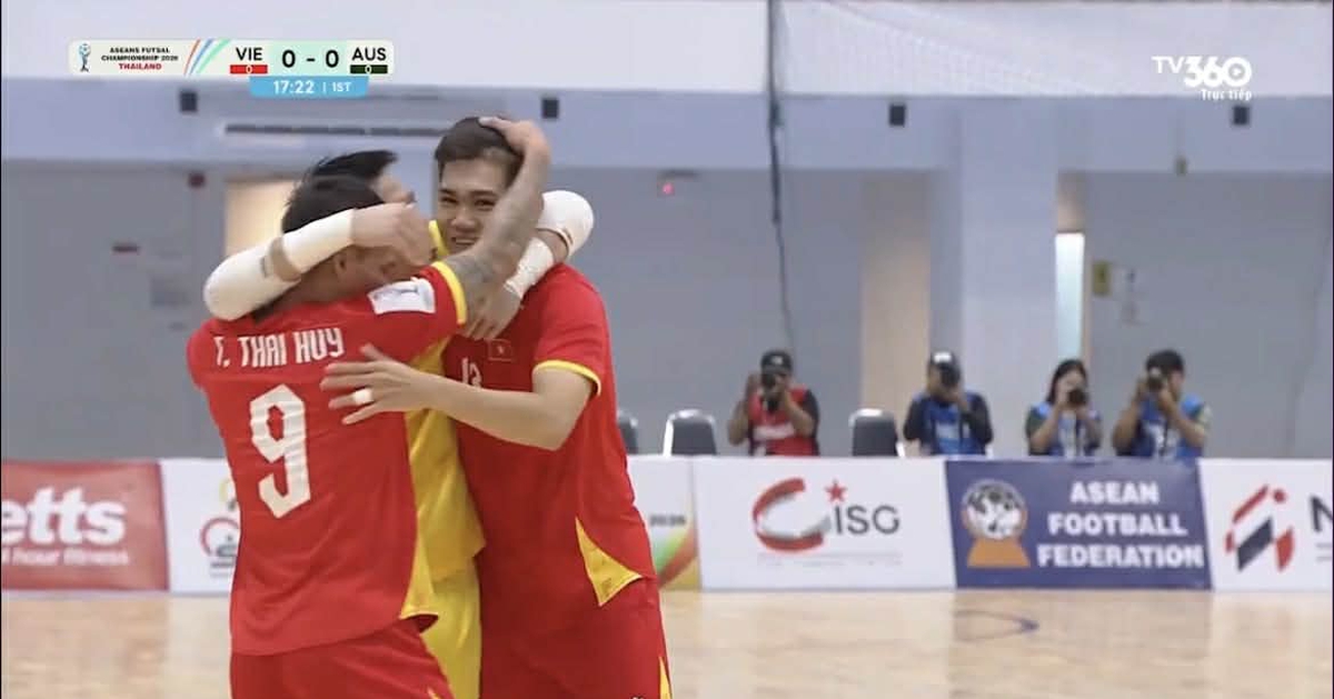Futsal Việt Nam - Úc (hiệp 1) 2-0: Đoàn Phát nhân đôi cách biệt