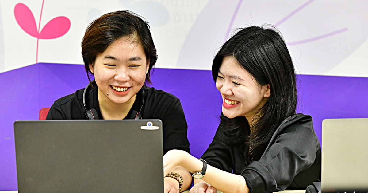 Khuyết tật nhưng không ở lại phía sau: Cô gái nhiều tự ti trở thành nữ chuyên viên đặc biệt