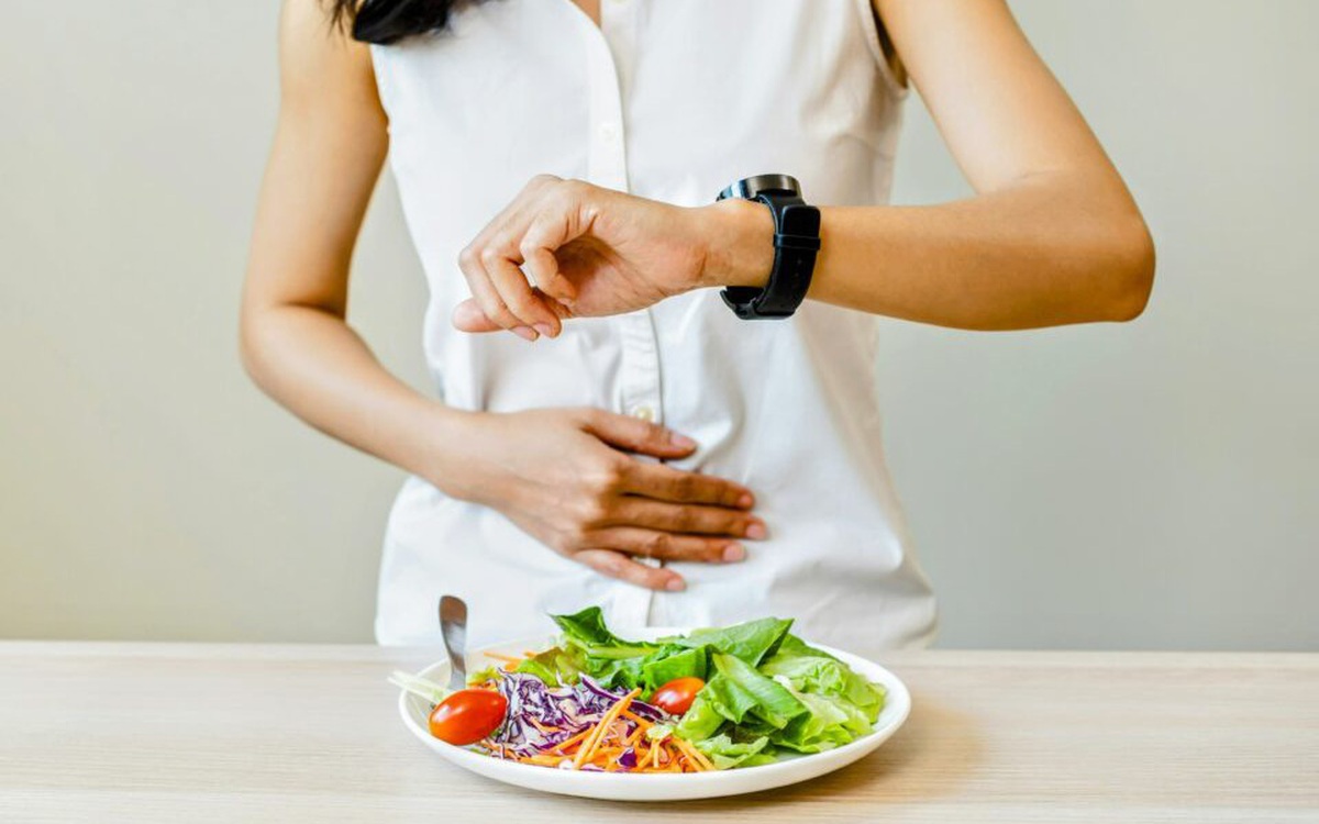 Nhịn ăn gián đoạn có thực sự giúp giảm cân?