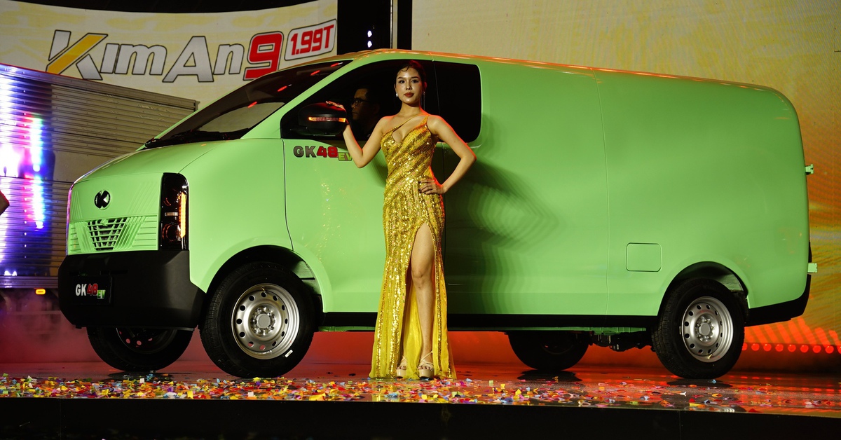 Mẫu xe tải van điện mới giá 490 triệu đồng của Kim Long Motor Huế có gì?