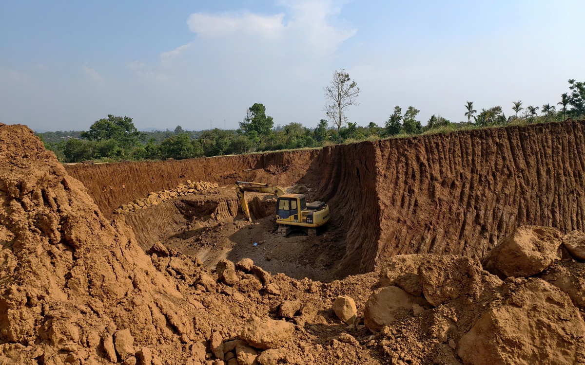 Công an tỉnh Đắk Lắk điều tra vụ múc đất nông nghiệp đem bán