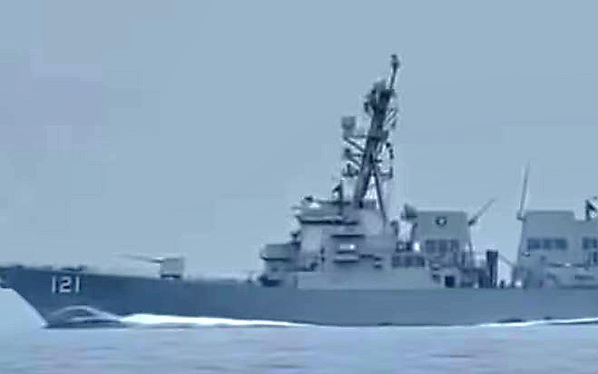 Đài Iran đăng video 2 tàu khu trục Mỹ qua eo biển Hormuz 
thất bại, 'suýt bị phá hủy'