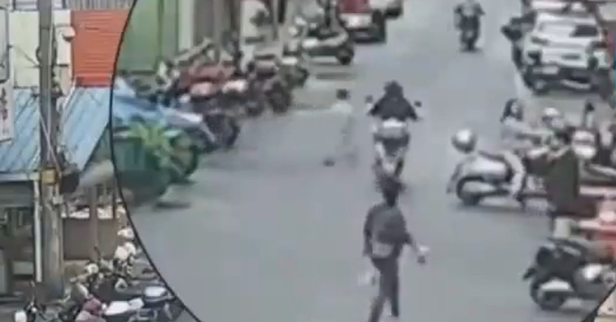 Bé trai 7 tuổi lao ra đường bị xe máy tông, cảnh sát xác định bé chịu toàn bộ trách nhiệm