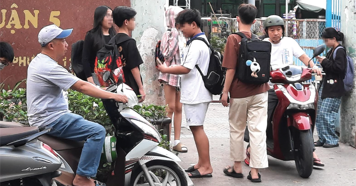 Dạy thêm, học thêm: Đừng để chính sách chạy sau đối sách