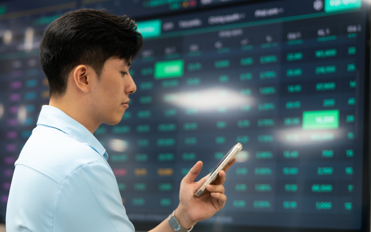 Chứng khoán tuần mới: VN-Index hướng mốc 1.800 điểm, nên mua hay chờ?