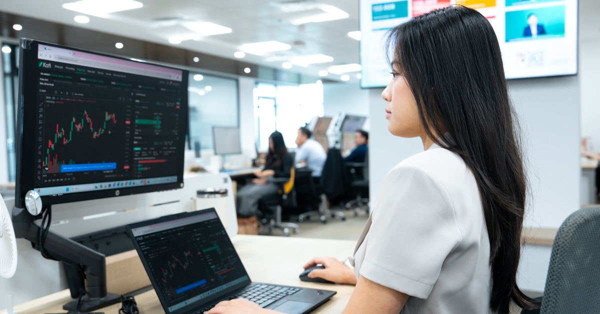 Chứng khoán hồi phục nhẹ, VN-Index tăng gần 9 điểm