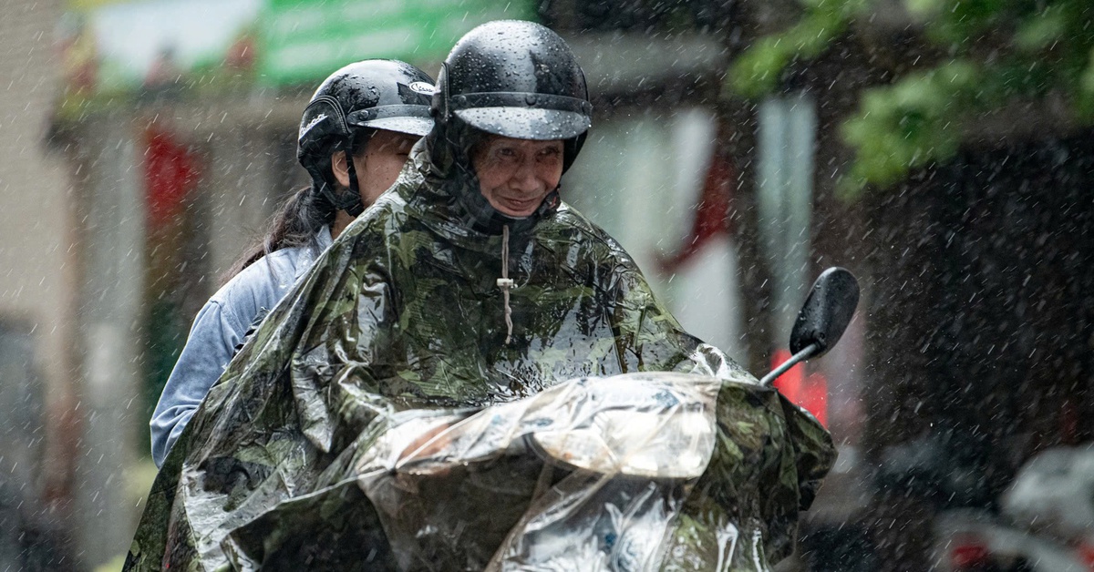 Khi nào cả nước chấm dứt đợt nắng nóng hiếm gặp trong 10 năm qua?