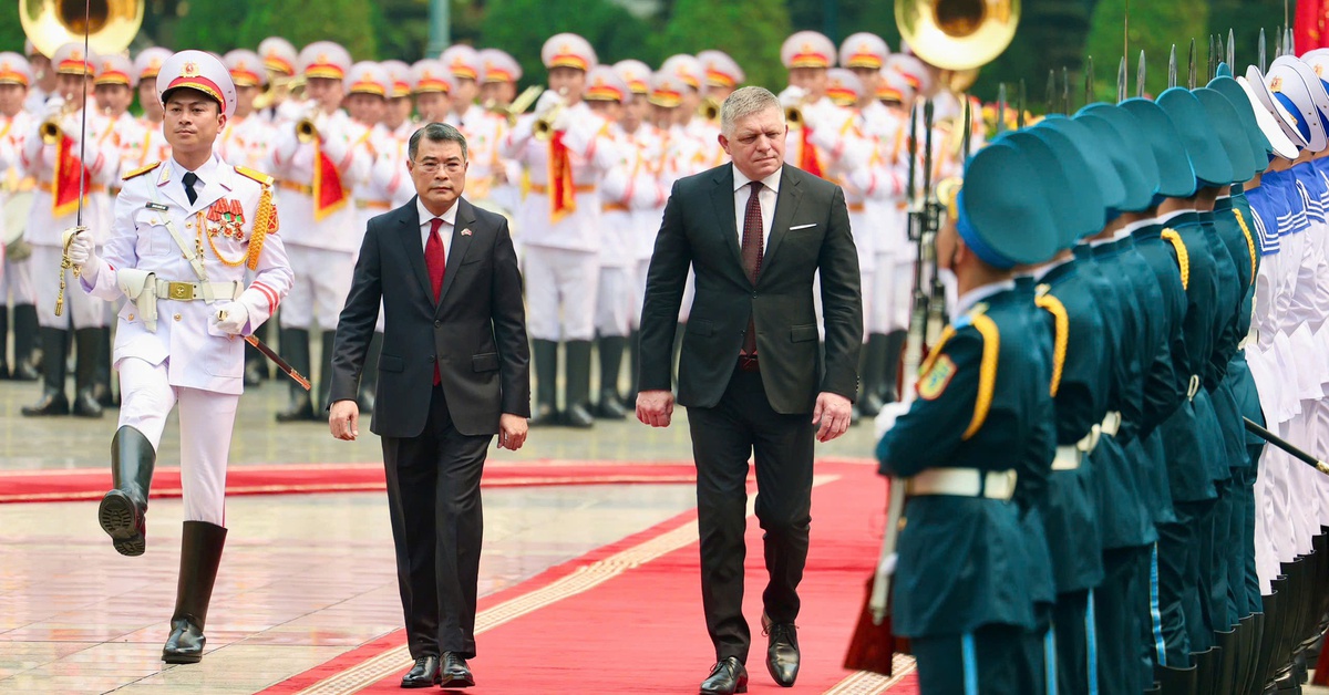 Thủ tướng Lê Minh Hưng chủ trì lễ đón chính thức Thủ tướng Slovakia Robert Fico