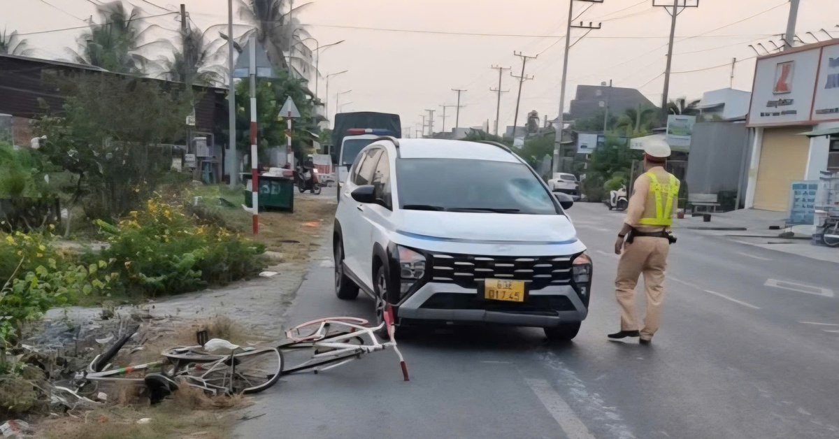 Đạp xe tập thể dục trên quốc lộ 50 bị ô tô tông trúng, 1 người chết, 1 người bị thương