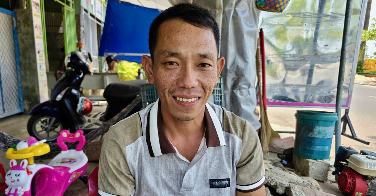 Xúc động chuyện người bỏ ghe để cứu cụ ông đi câu cá bị đột quỵ trên biển