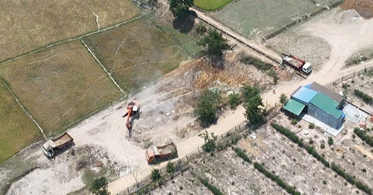 Công an đang điều tra, công trường khai thác đất lậu tại Đắk Lắk vẫn hoạt động rầm rộ