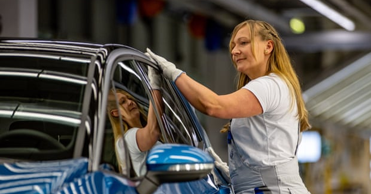 Bất ổn Trung Đông làm "tăng tốc" cuộc chuyển dịch xe điện ở châu Âu