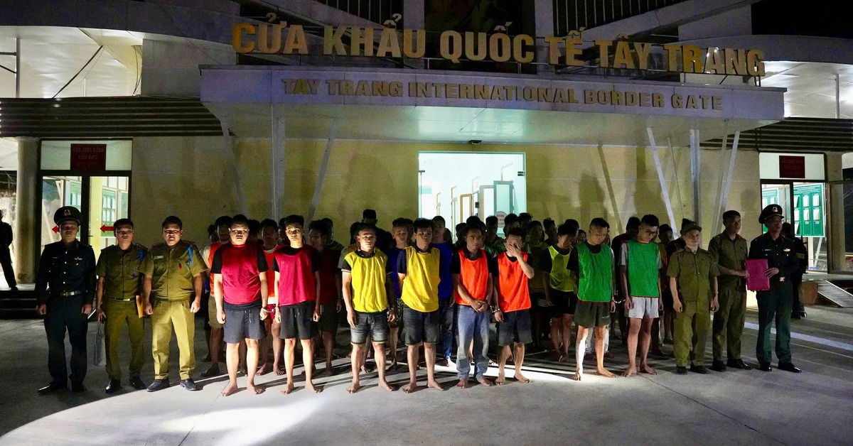 Bắt nhóm lừa đảo 5.000 người chiếm đoạt hơn 15 tỉ đồng trong 20 ngày