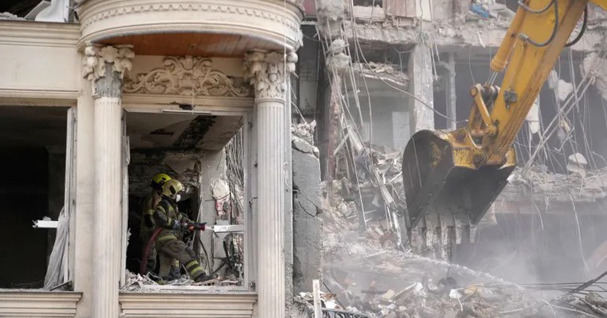 Iran: Chiến sự gây thiệt hại hơn 270 tỉ USD, sẽ đòi bồi thường