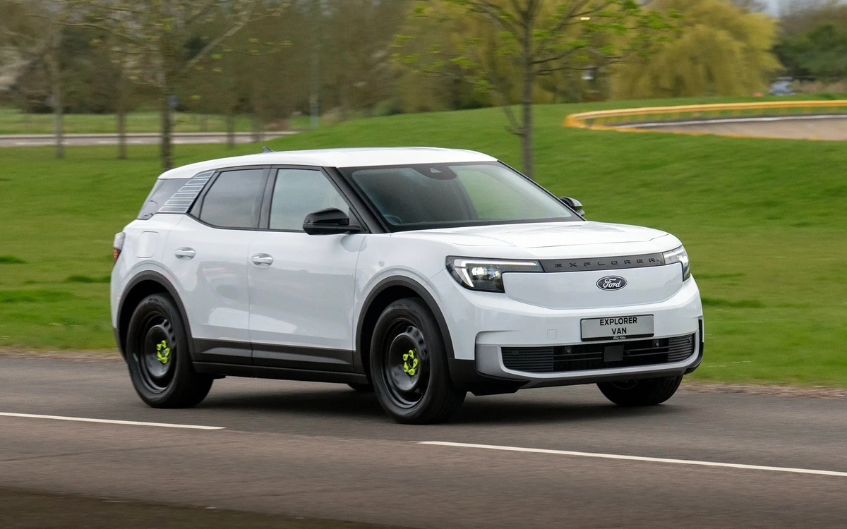 Ford Explorer thêm bản 'chạy kiếm cơm': Đi 602km/sạc, có cốp trước, hộp sơ cứu