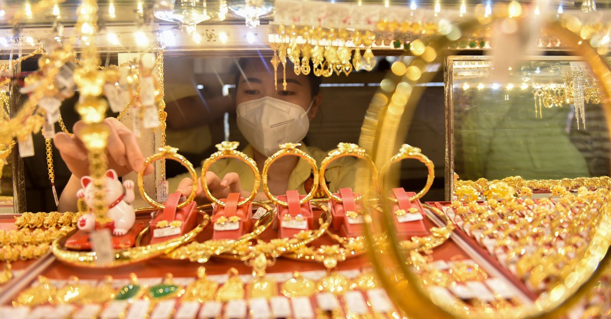 Giá vàng tăng vọt sau khi Mỹ và Iran xem xét tái đàm phán