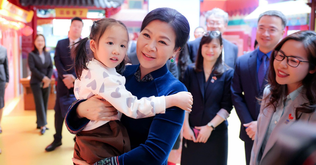 Từ lớp học đến nhịp cầu Việt - Trung: Phu nhân Ngô Phương Ly thăm trung tâm Tống Khánh Linh