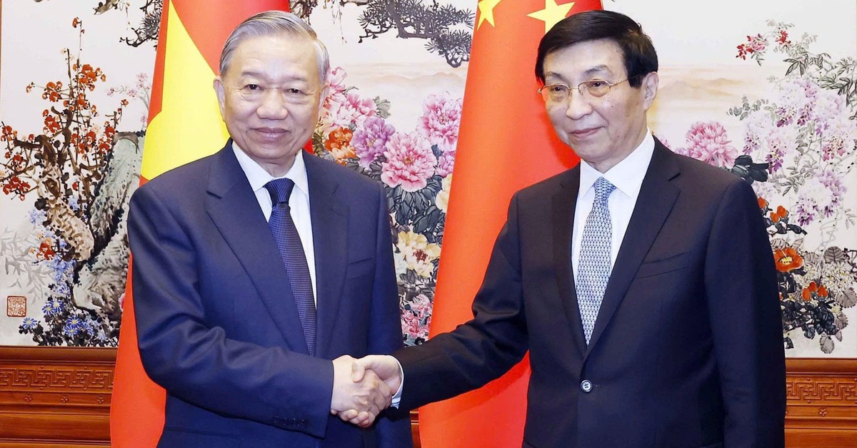 Tổng Bí thư, Chủ tịch nước Tô Lâm gặp Chủ tịch Chính hiệp toàn quốc Trung Quốc