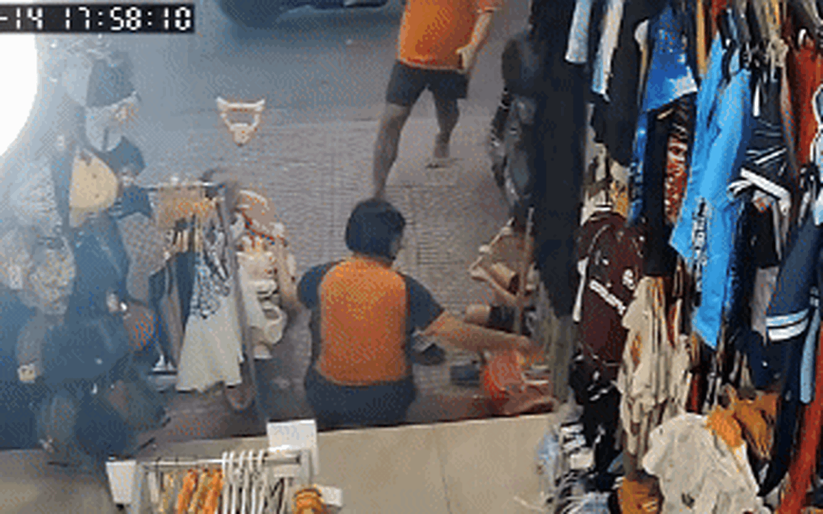 Công an điều tra vụ người đàn ông lao vào đá người mẹ trẻ ngã bật ngửa